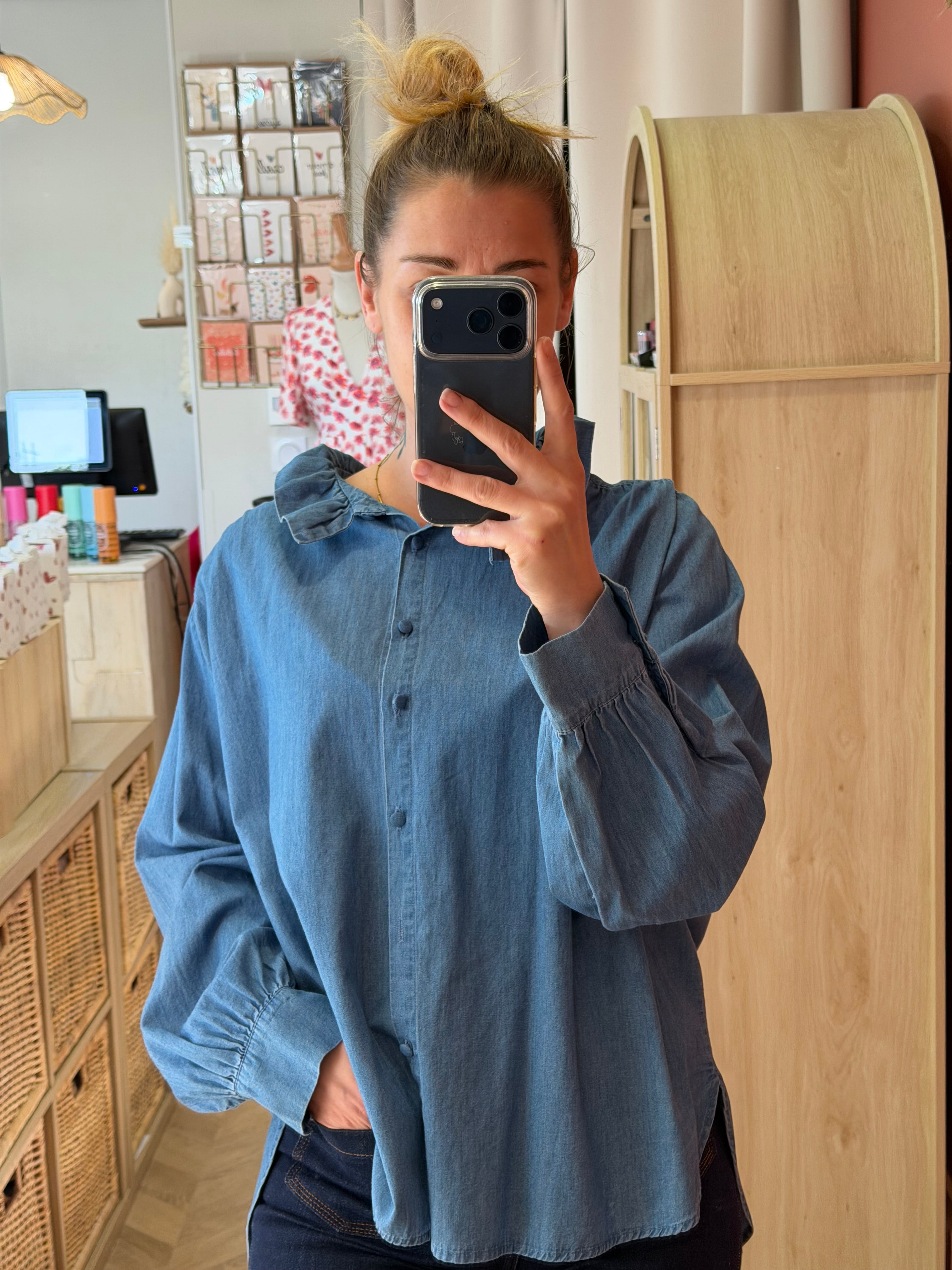 Chemise effet denim à col volant