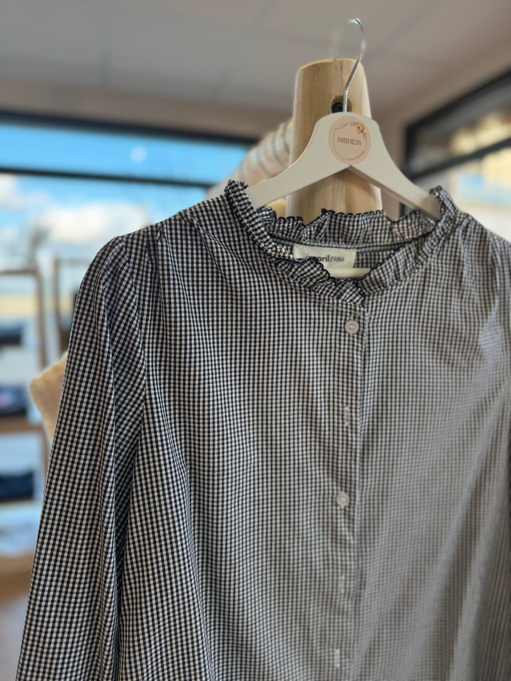 Chemise à carreaux noirs