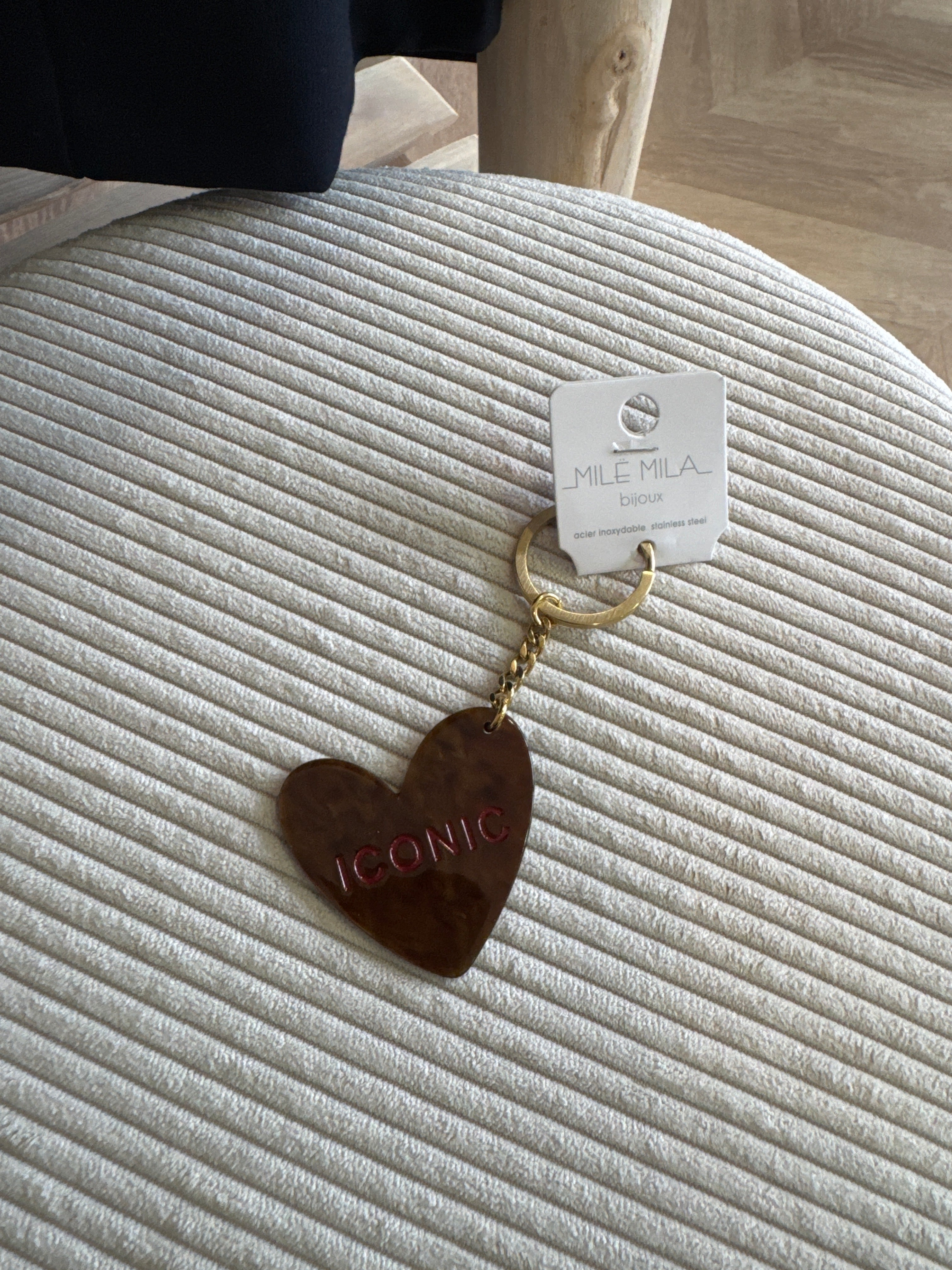 Porte clés marron iconic