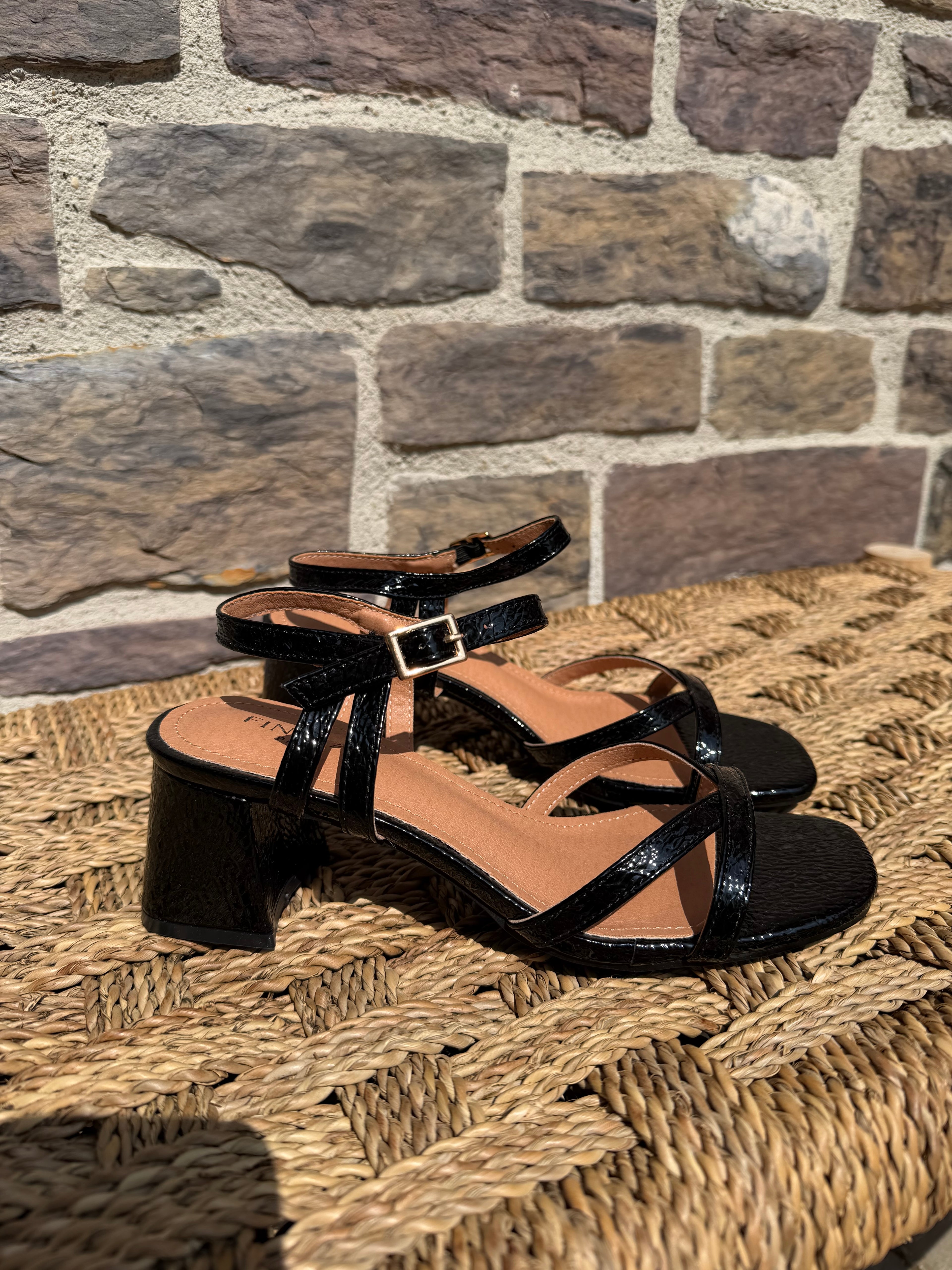 Sandales vernies