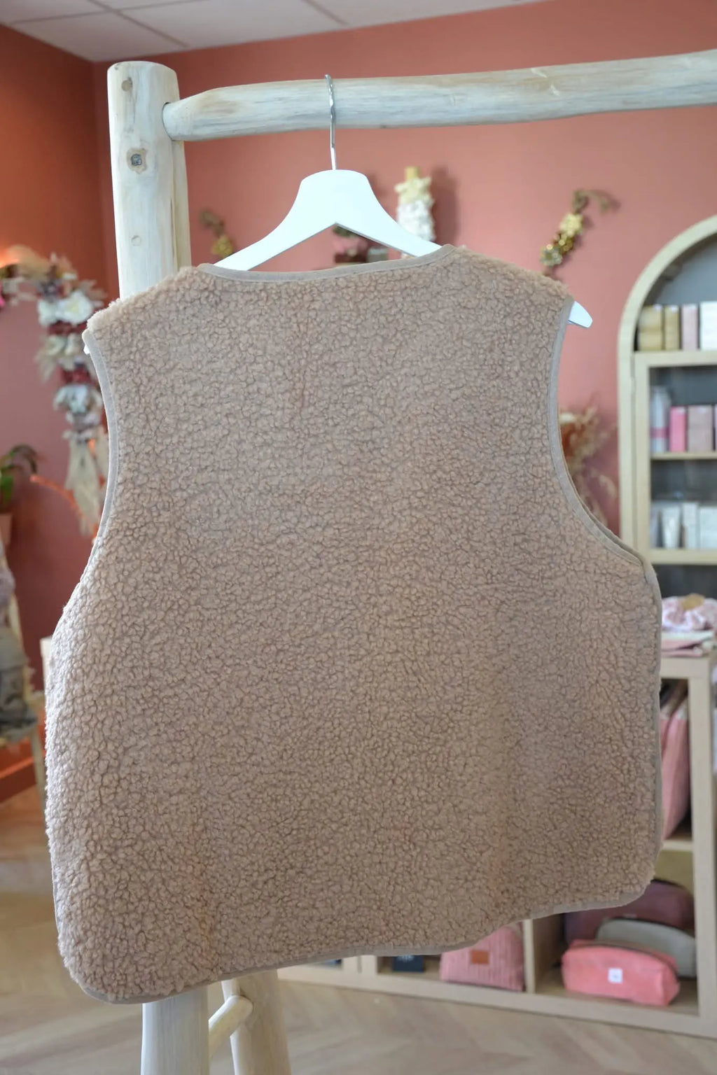 Gilet sans manches bouclée beige camel