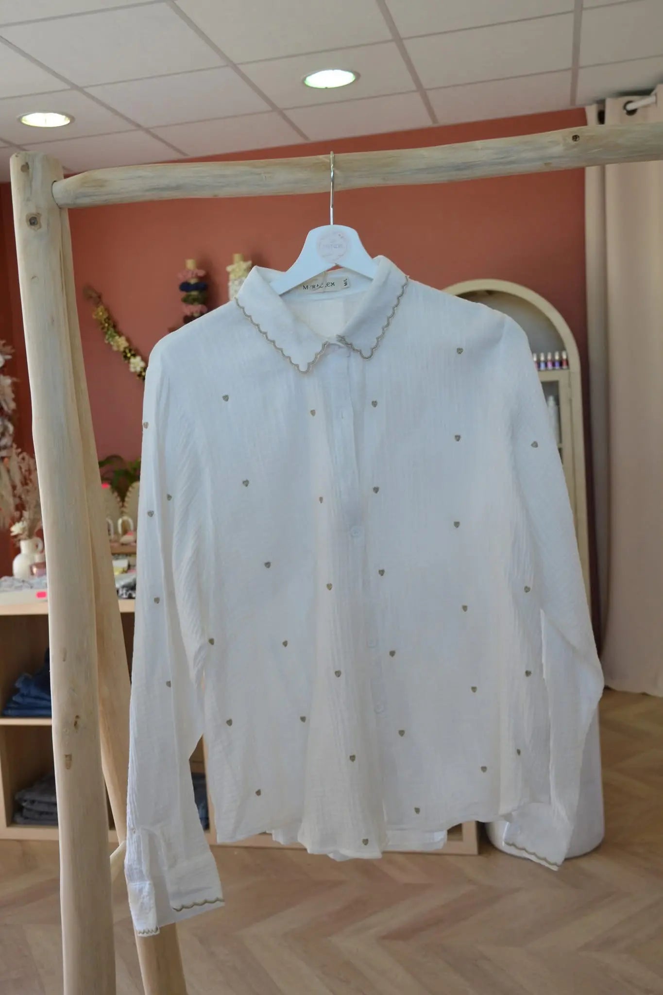 Chemise coeurs dorés