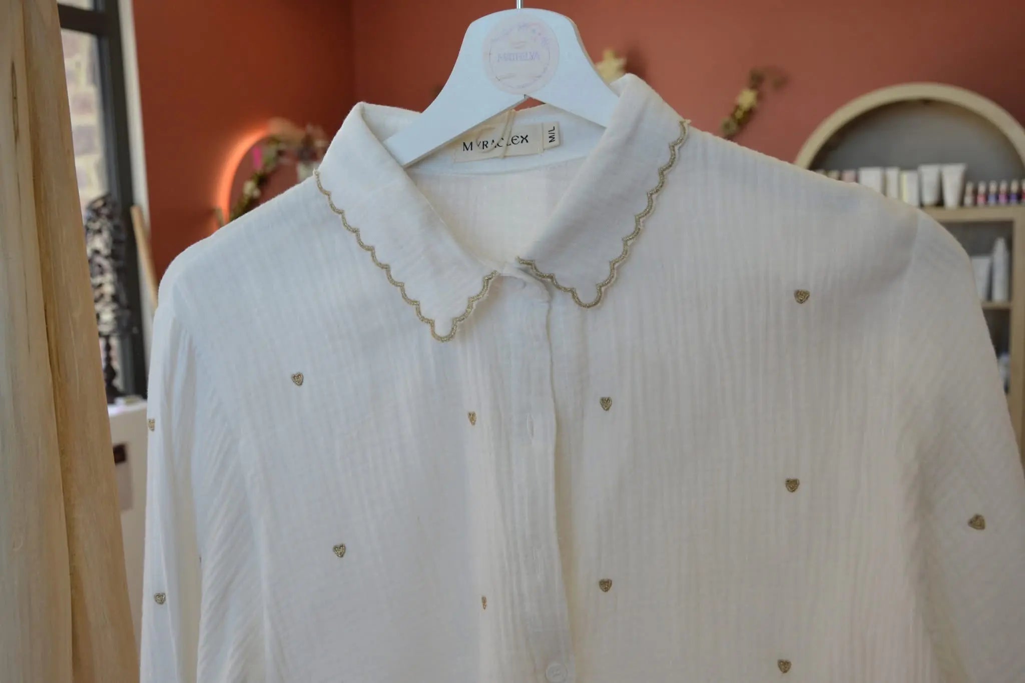 Chemise coeurs dorés