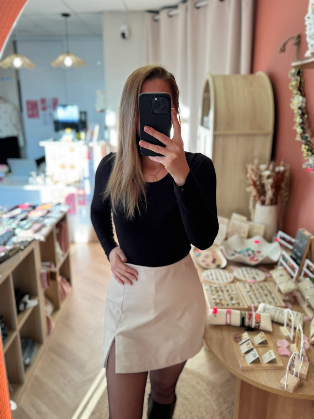 Jupe-short crème élégante