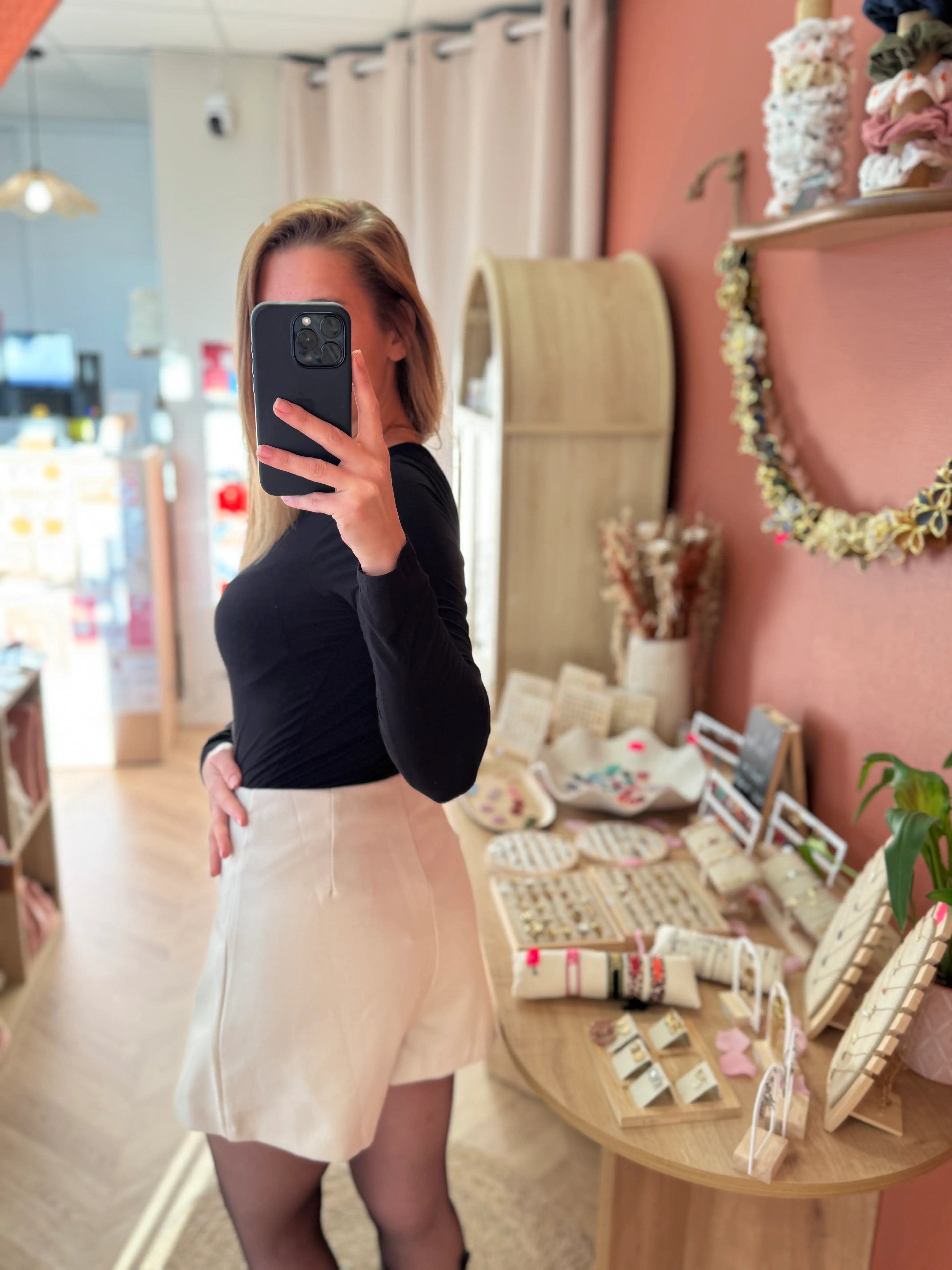 Jupe-short crème élégante