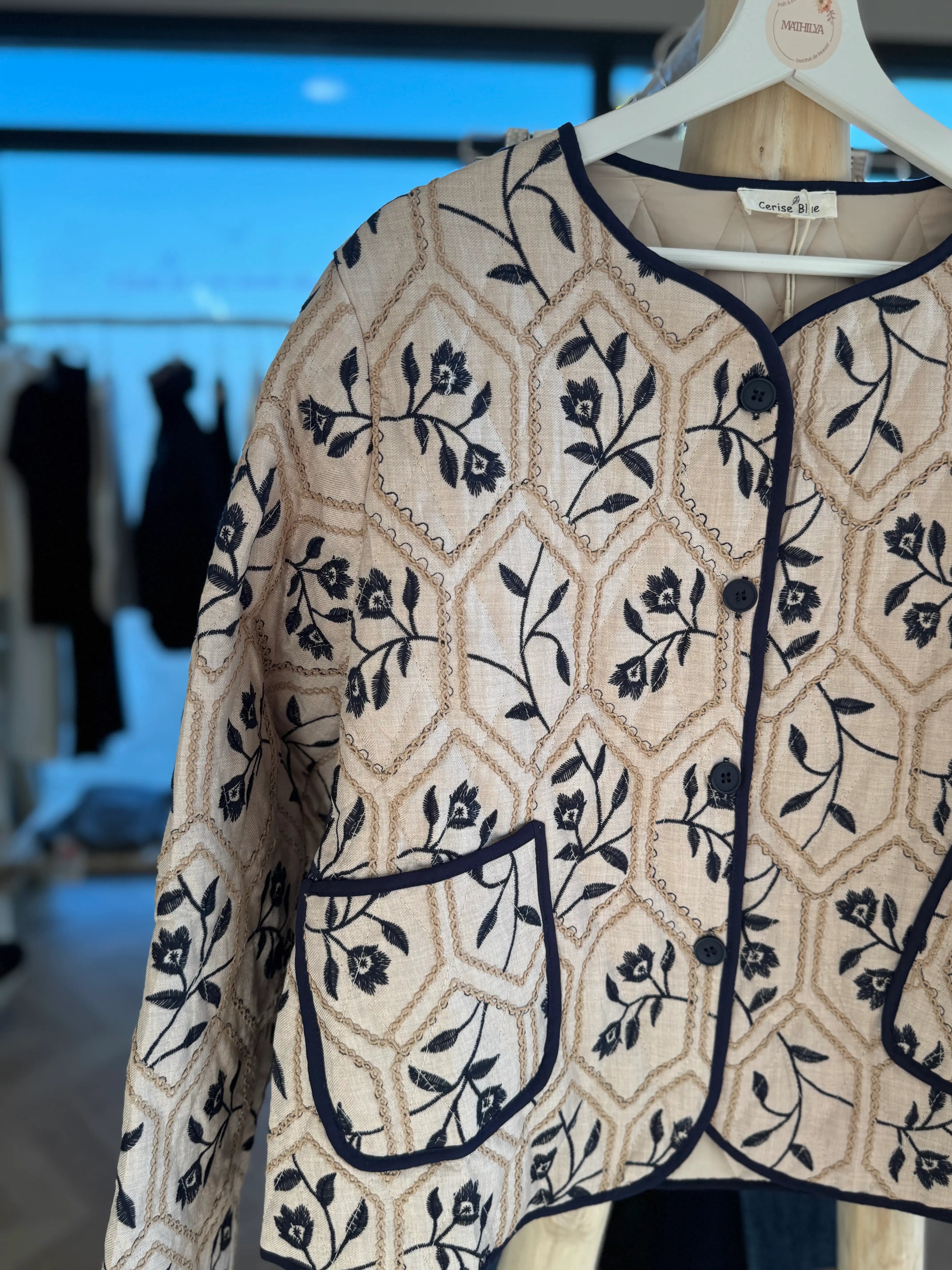 Veste brodée