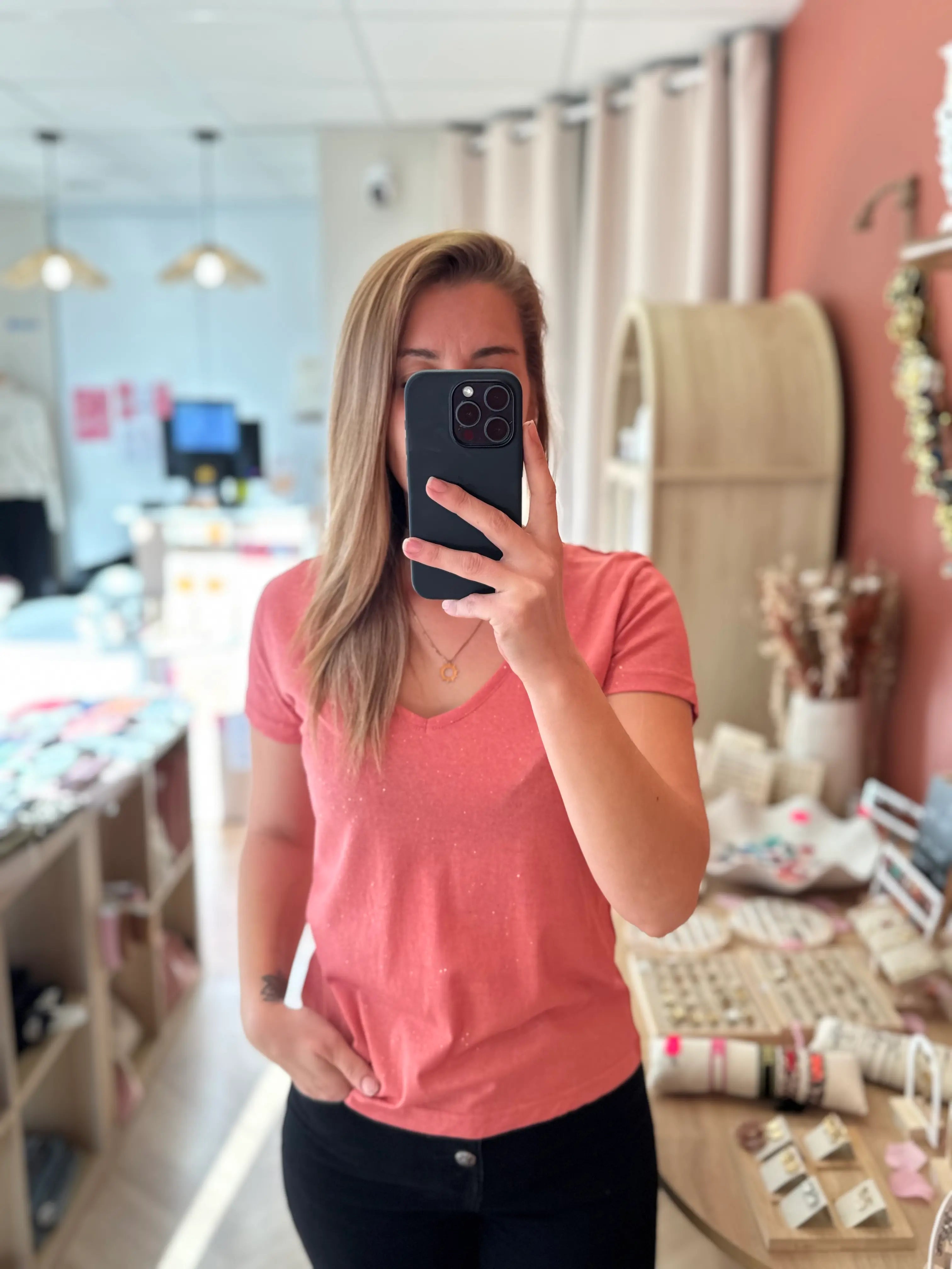 T-shirt rose à éclats dorés