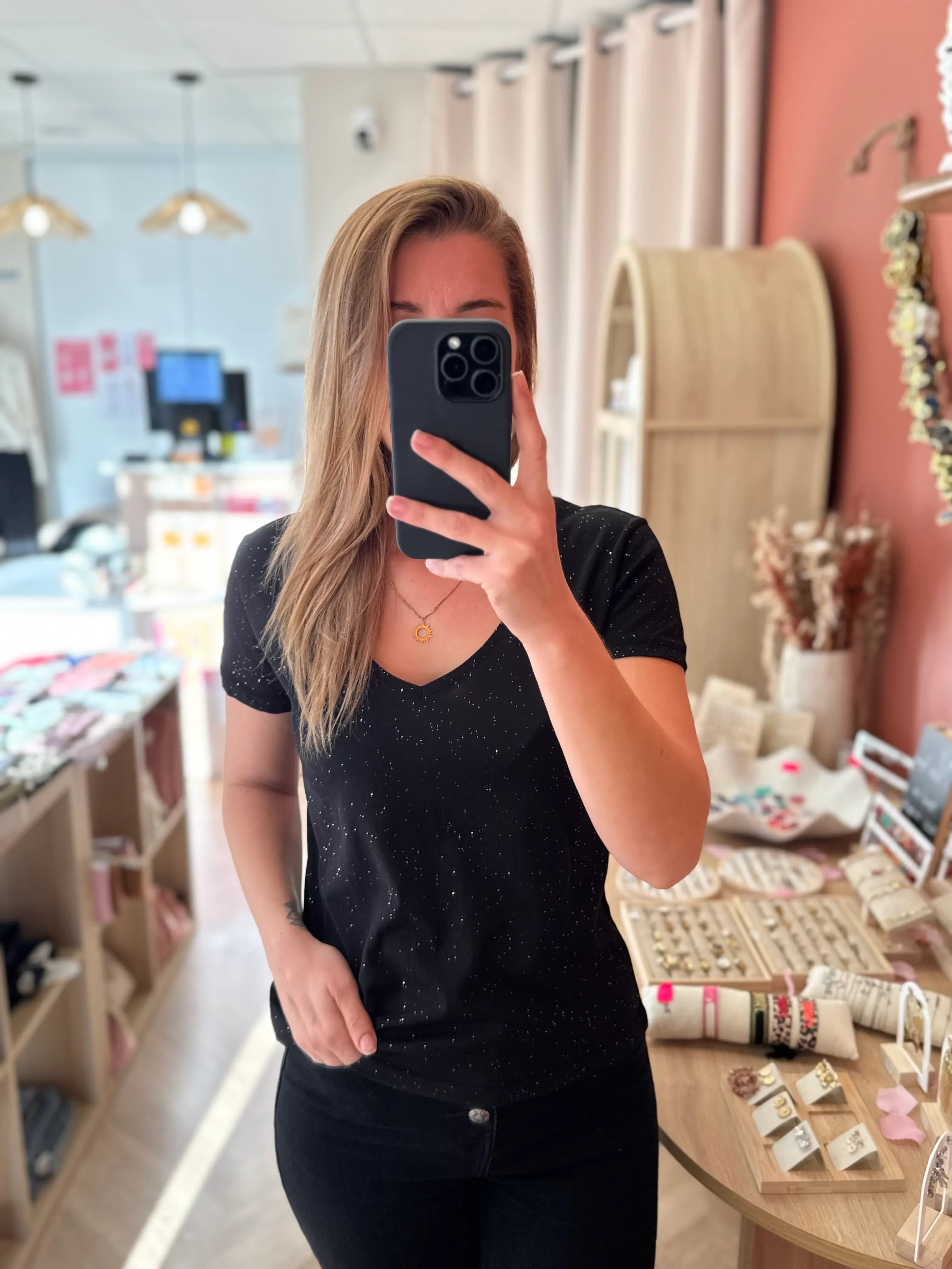 T-shirt noir éclats dorés