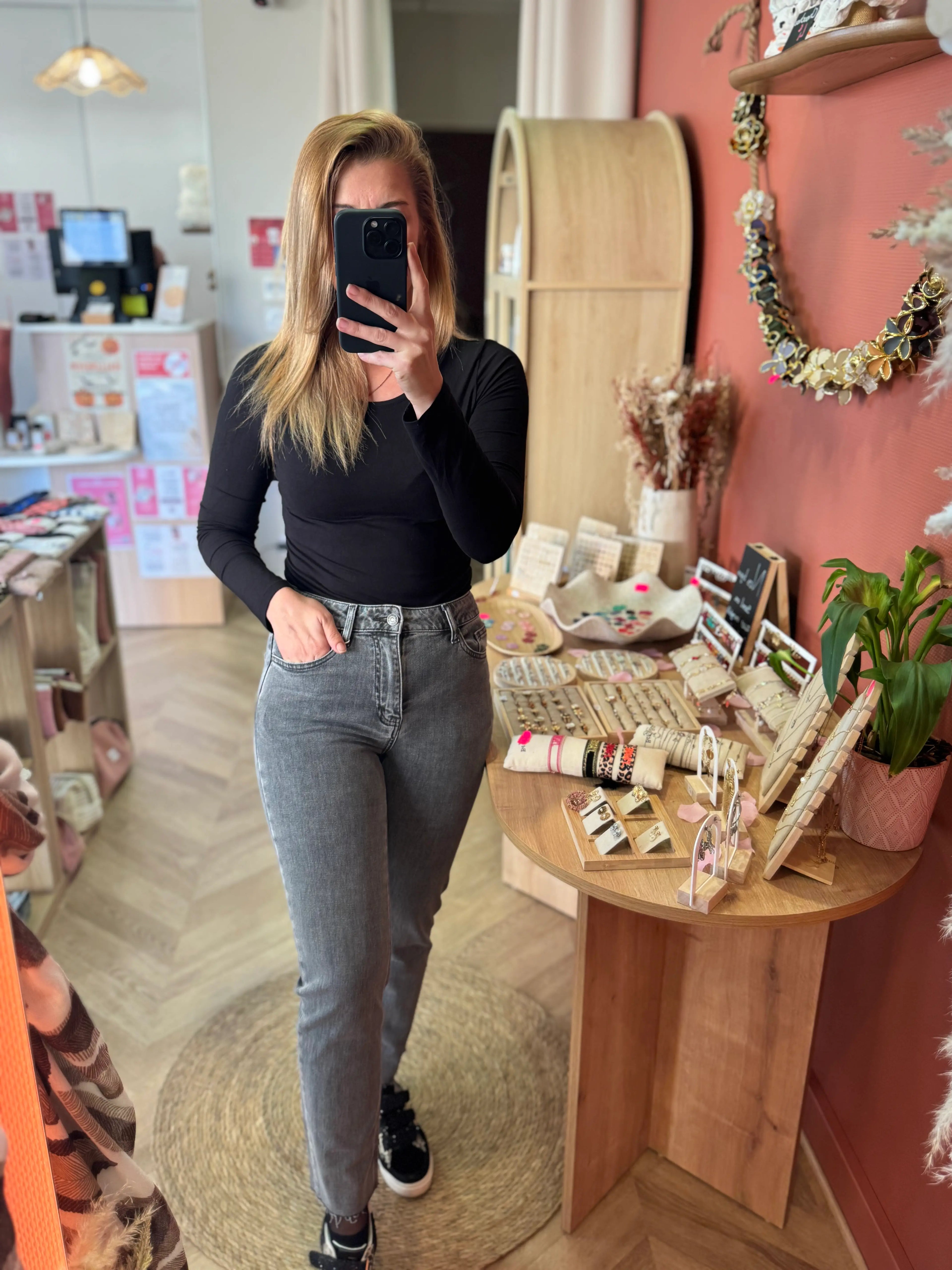 Jean Maryline gris Oraije