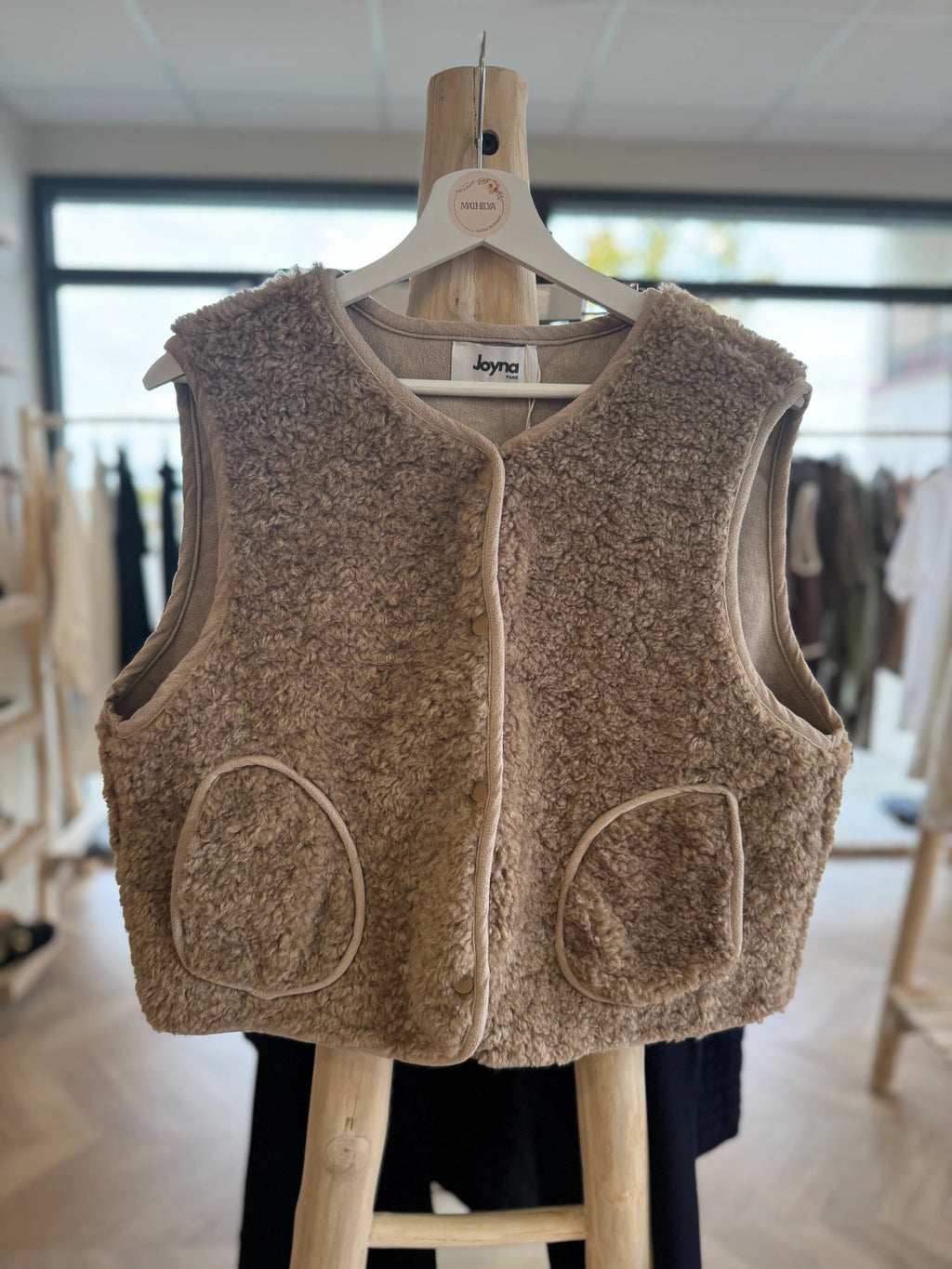 Gilet en moumoute beige camel