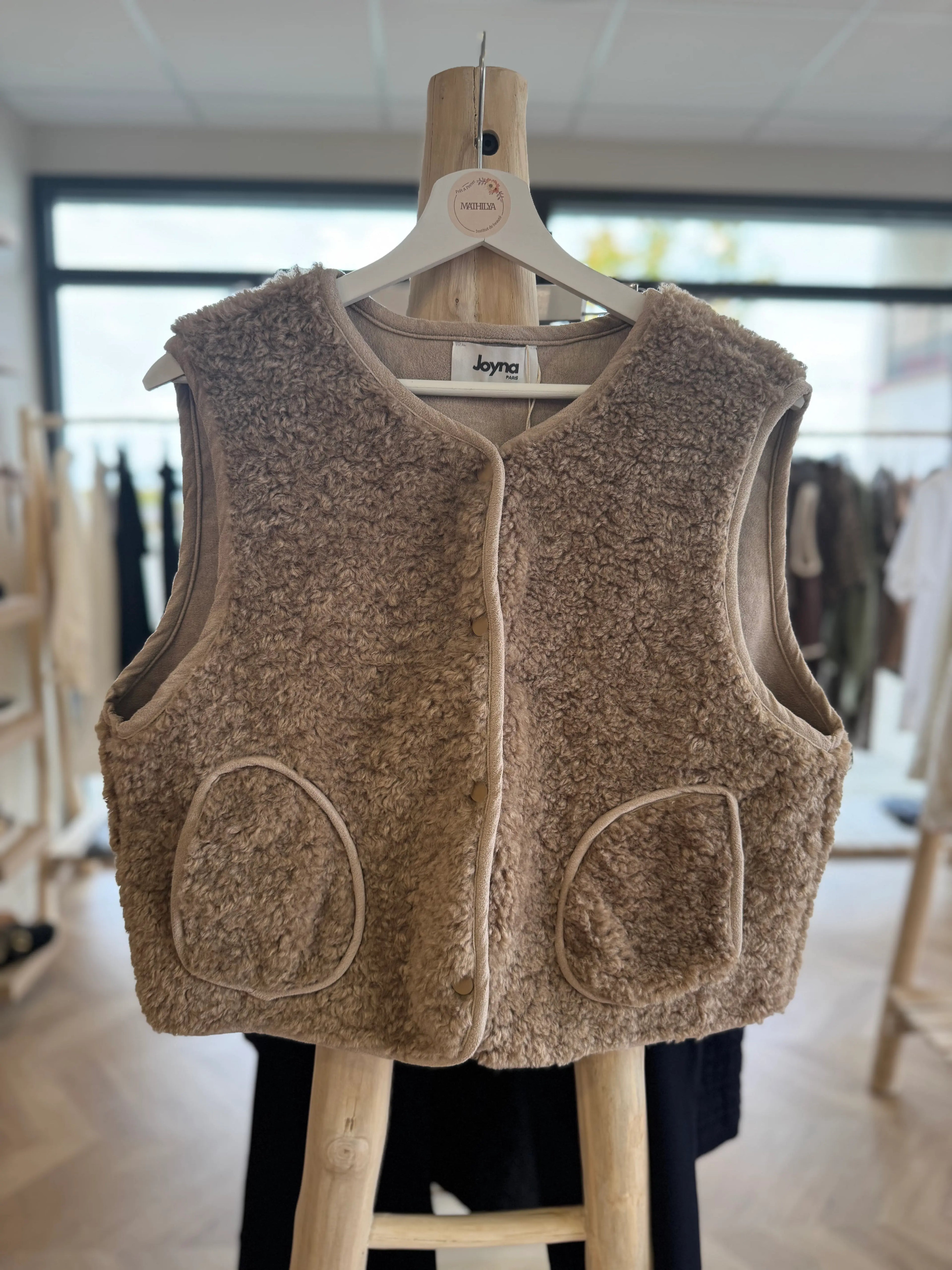 Gilet en moumoute beige camel