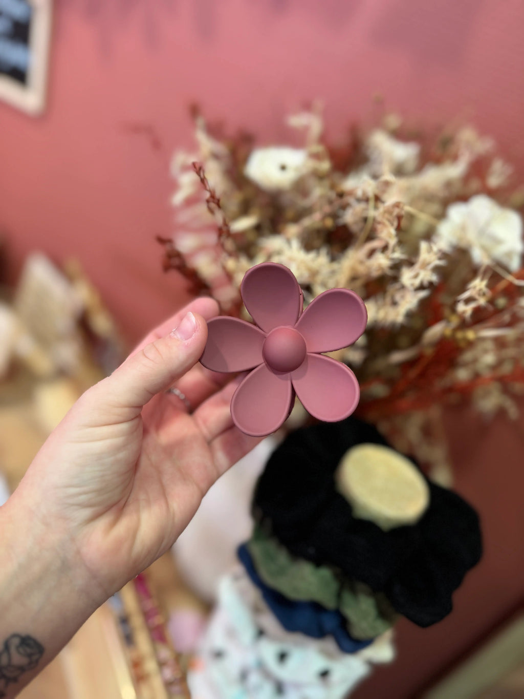 Pince à cheveux fleur mauve