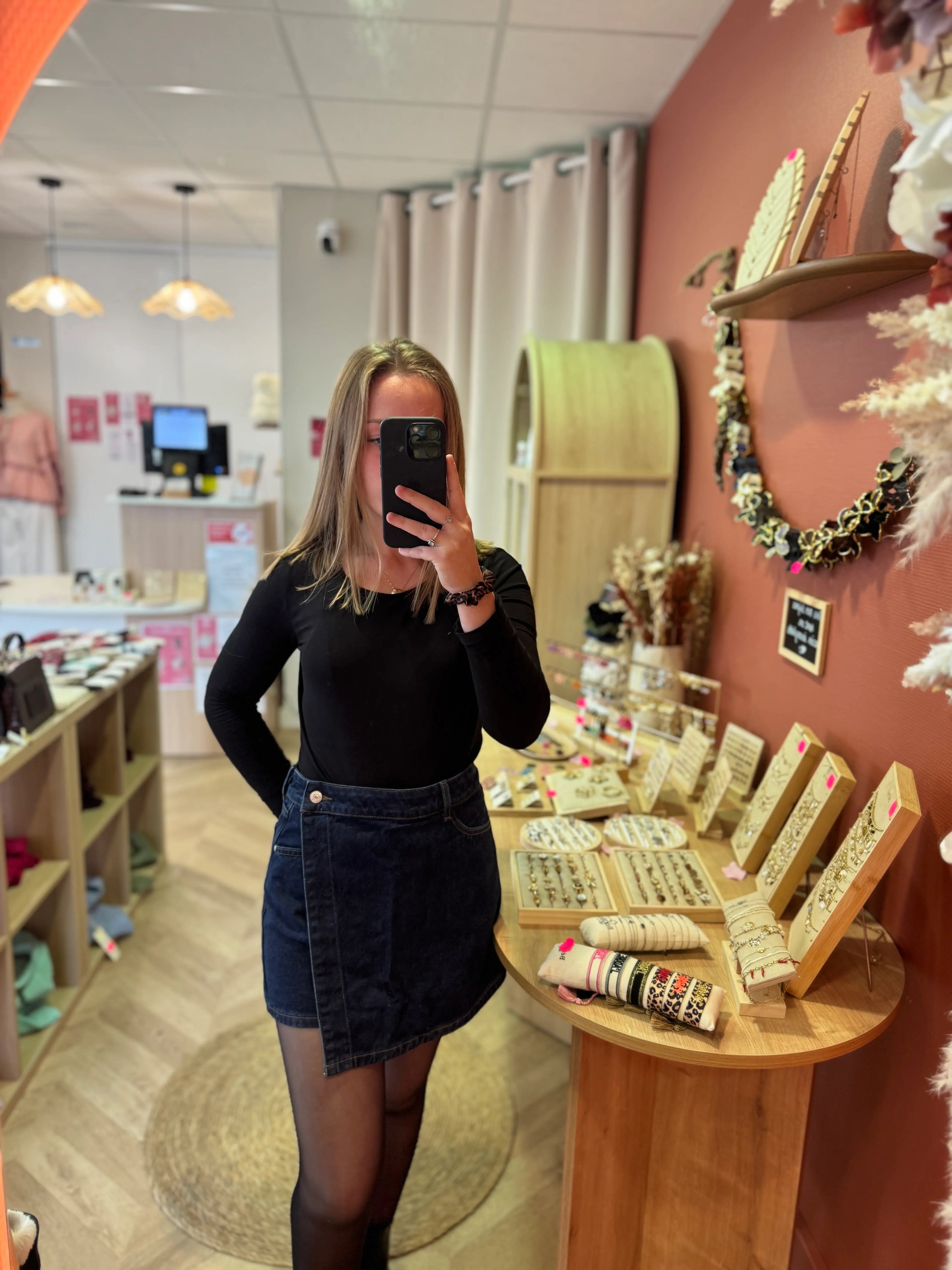 Jupe short en jeans brut