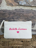 Pochette côtelée blanche avec inscription rose « bichette d’amour »