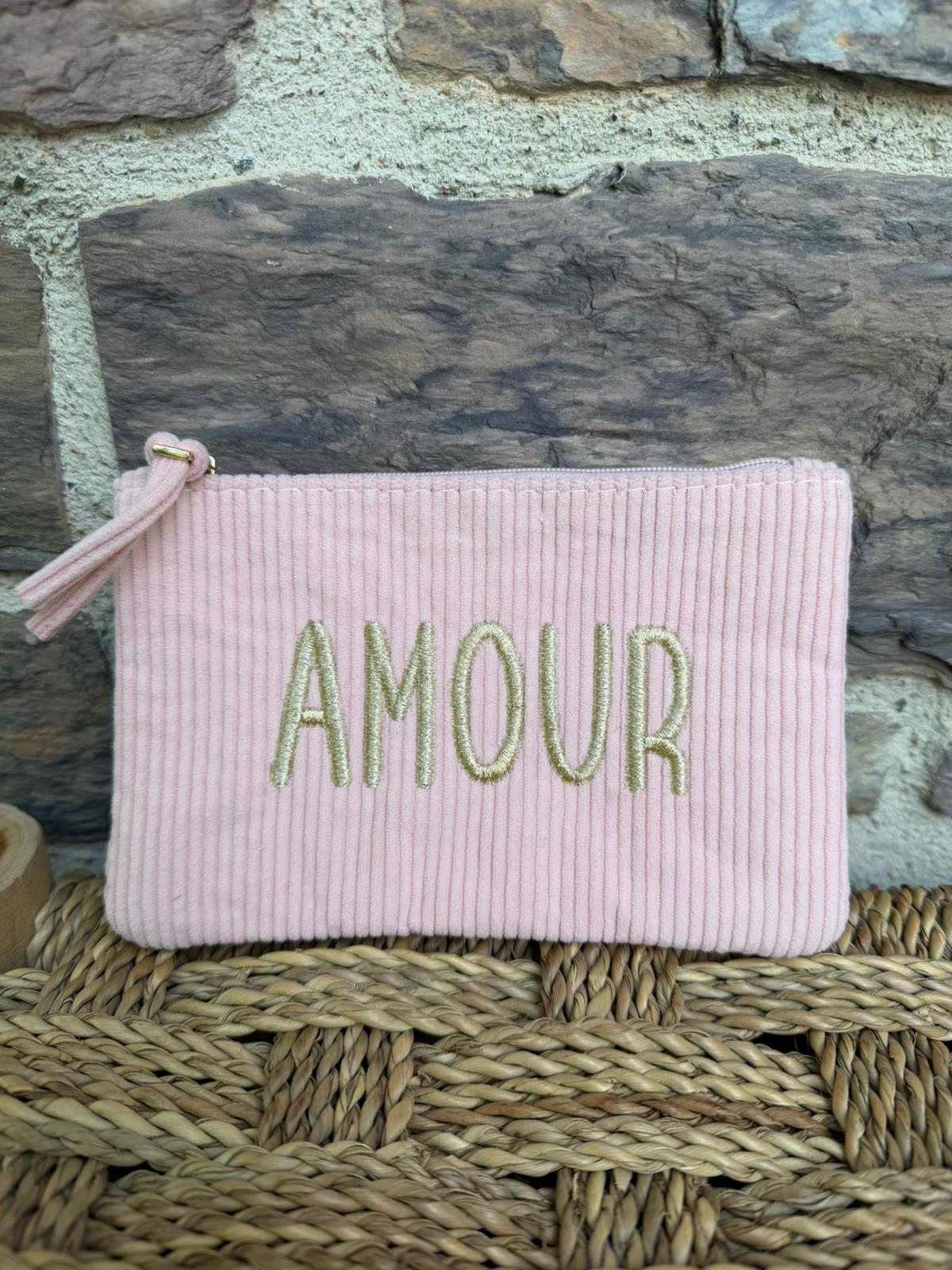 Pochette côtelée rose pâle, avec inscription « amour »