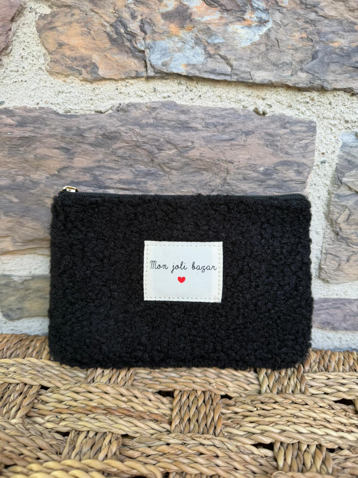 pochette effet tout doux avec inscription « mon joli bazar »
