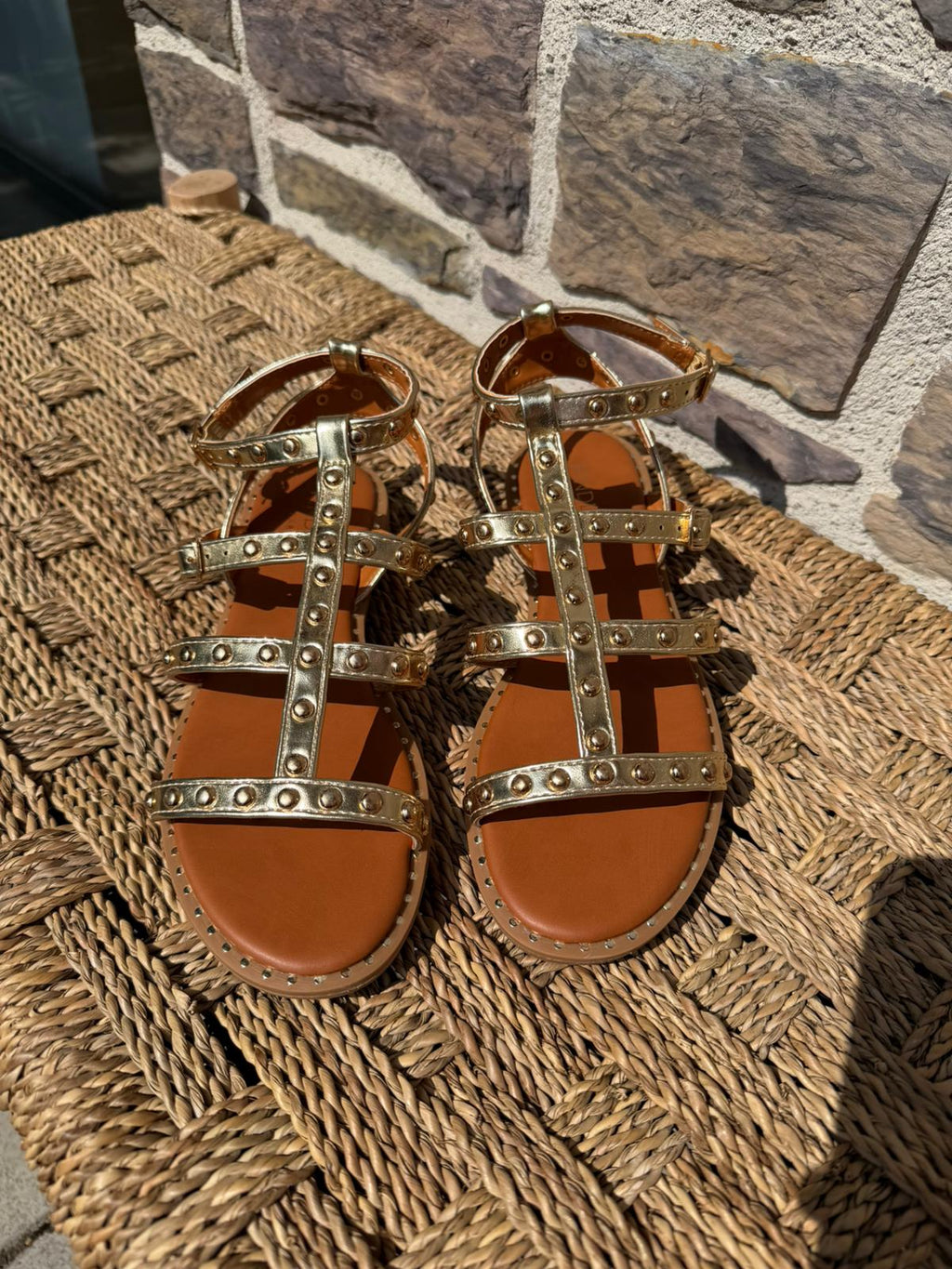 Sandales gladiateur dorées