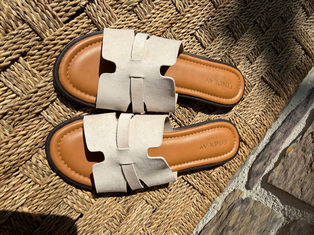 Mules plates beige effet suédine