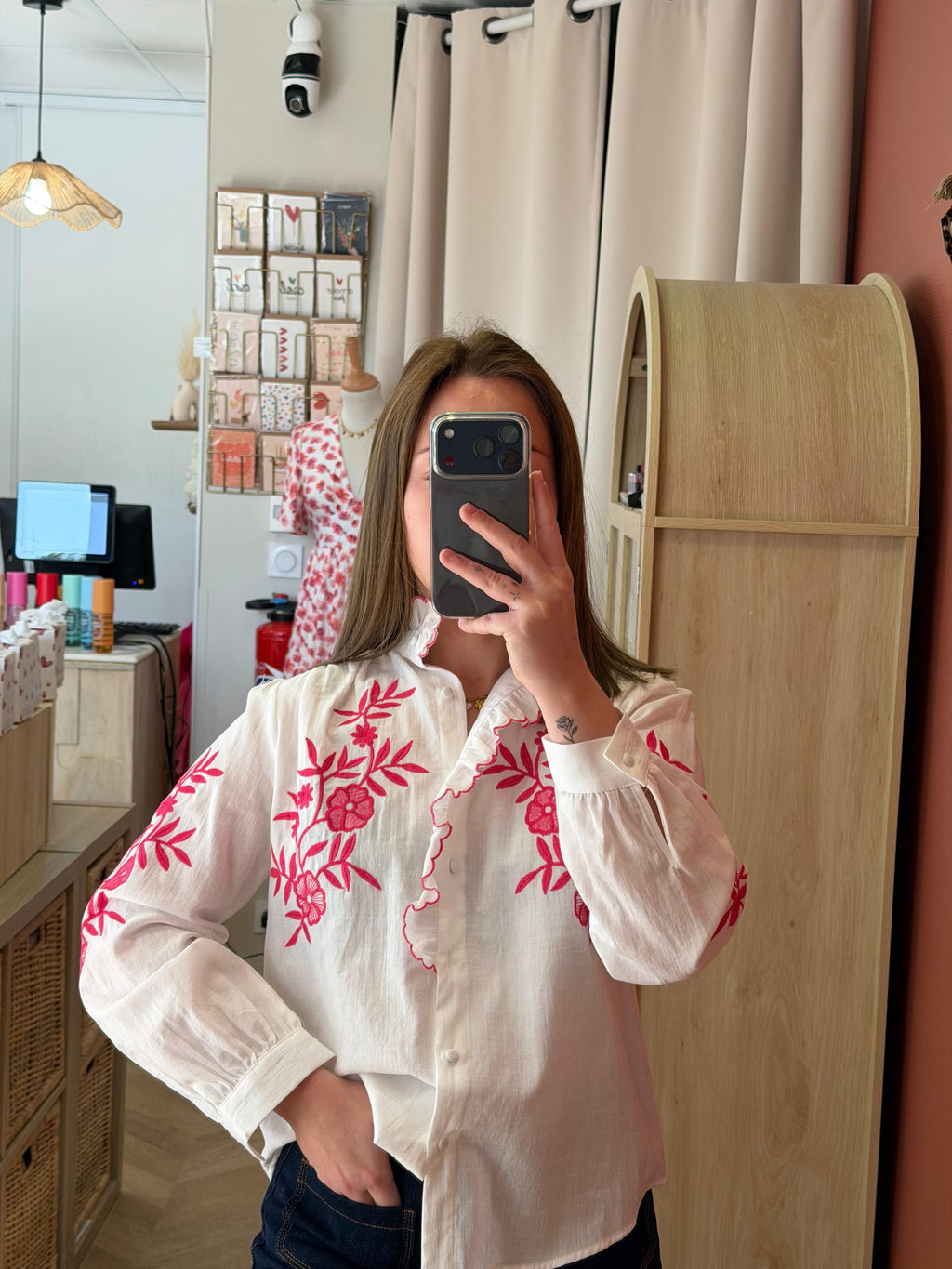 Chemise blanche brodée esprit bohème chic