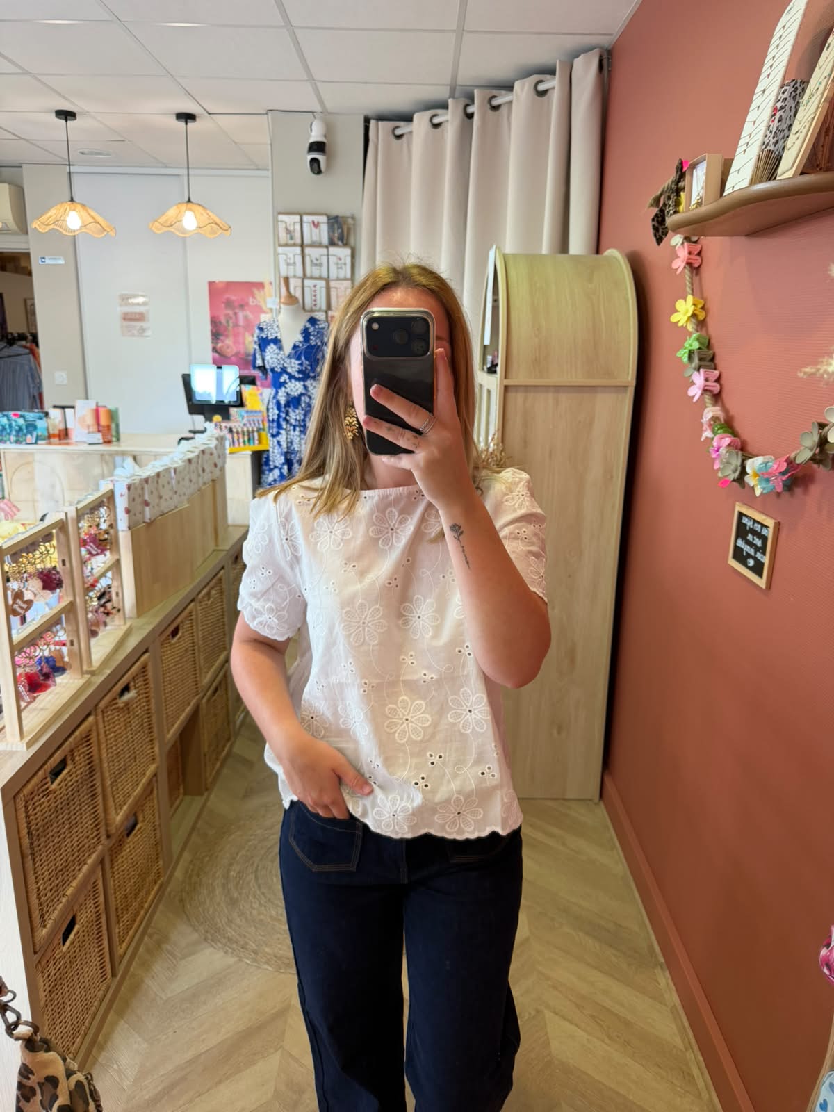 Blouse brodée fleurie – Blanc