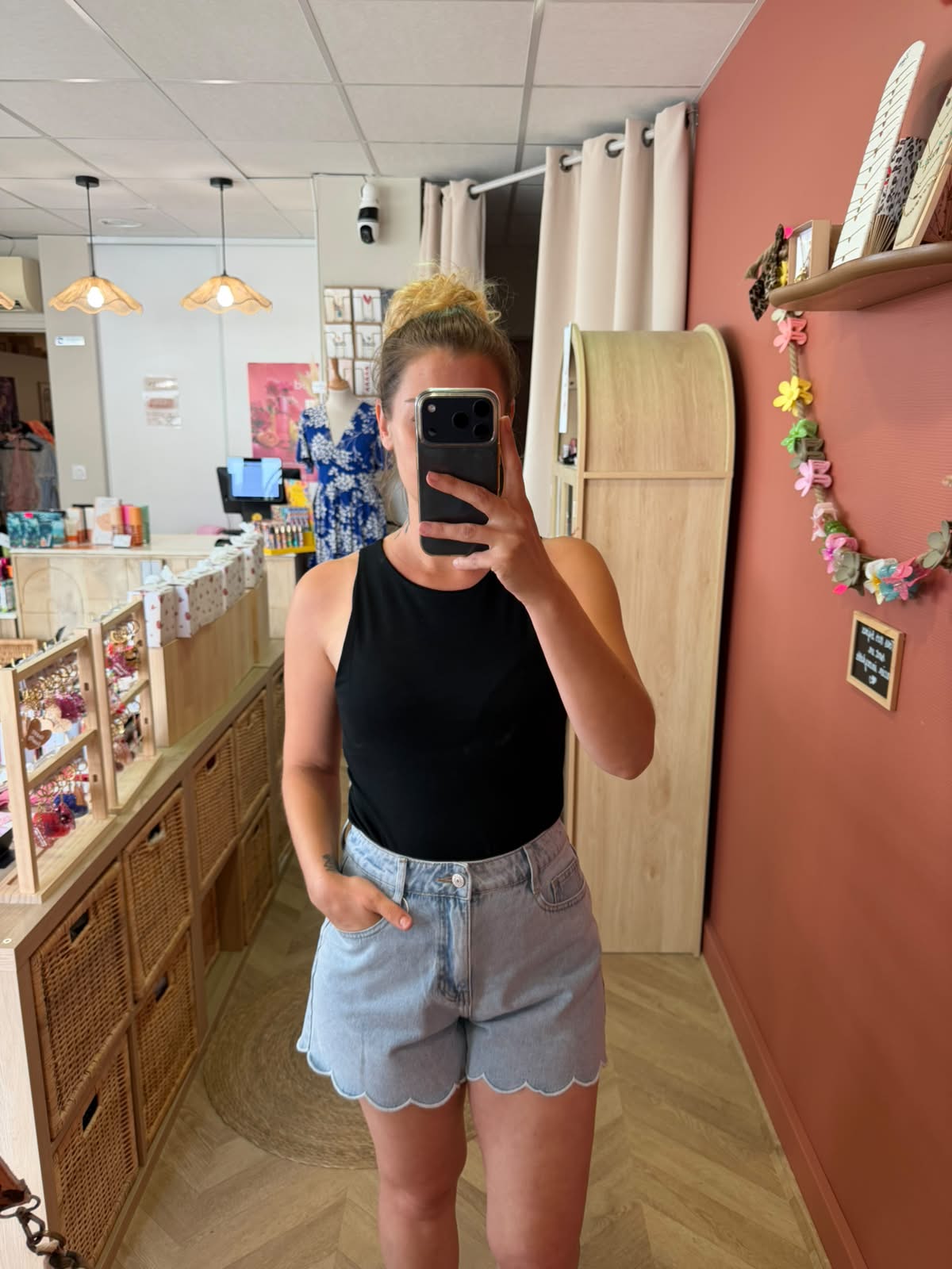Body ajouté à col rond et coupe minimaliste noir