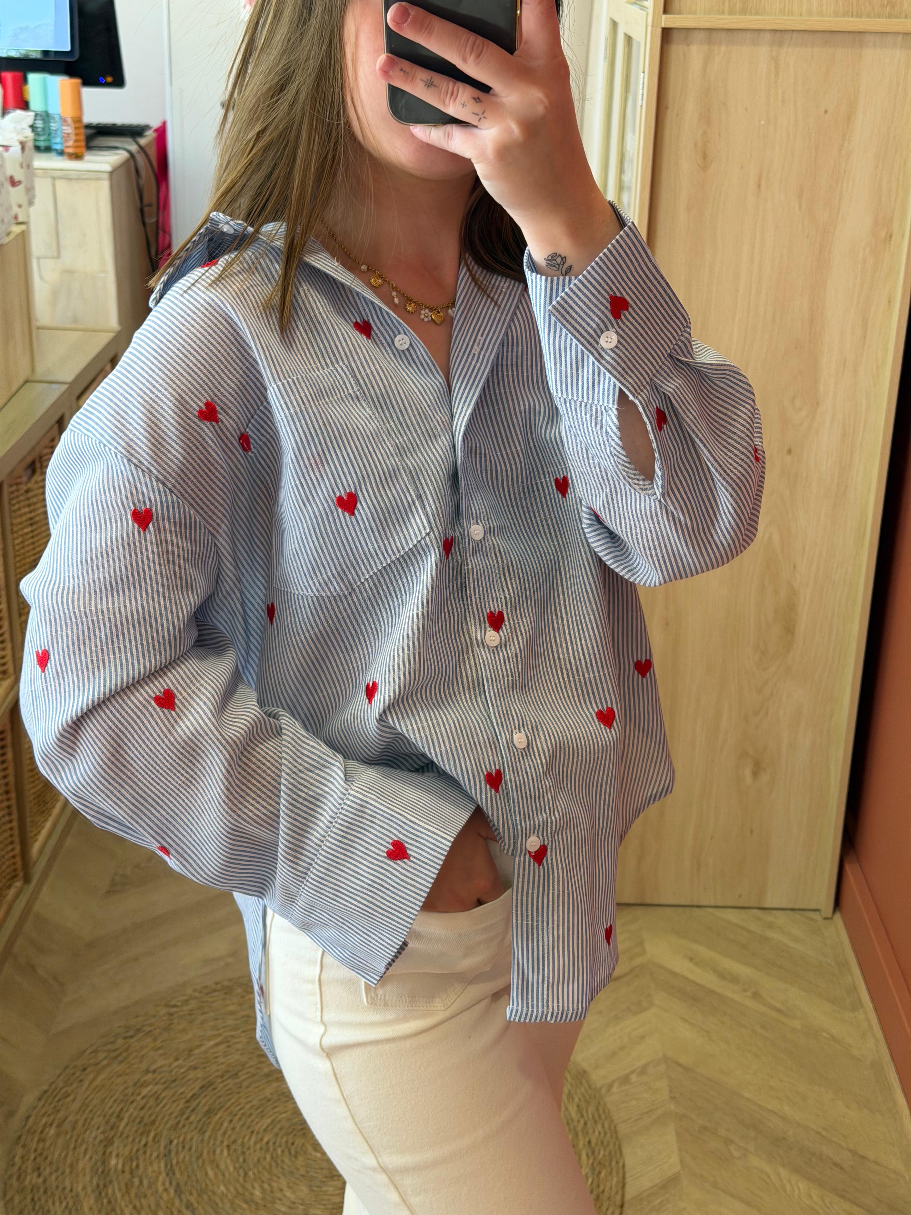 Chemise coeurs rouges