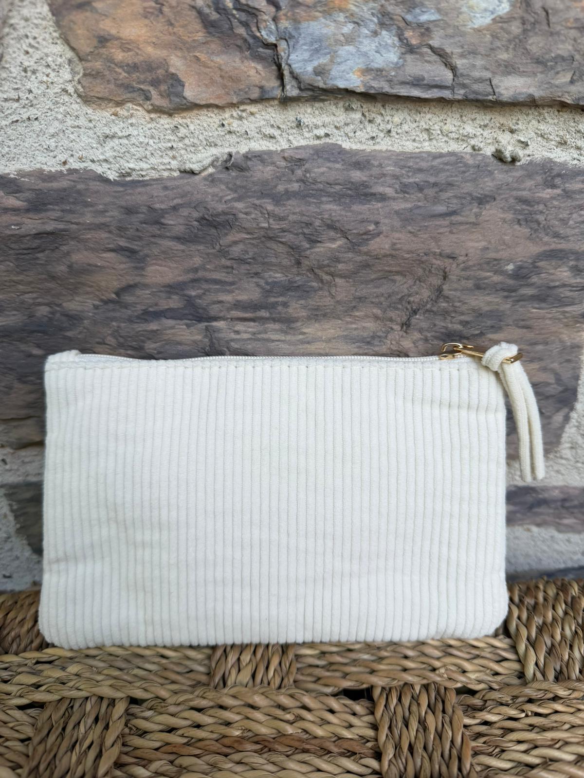 Pochette côtelée blanche avec inscription rose « bichette d’amour »