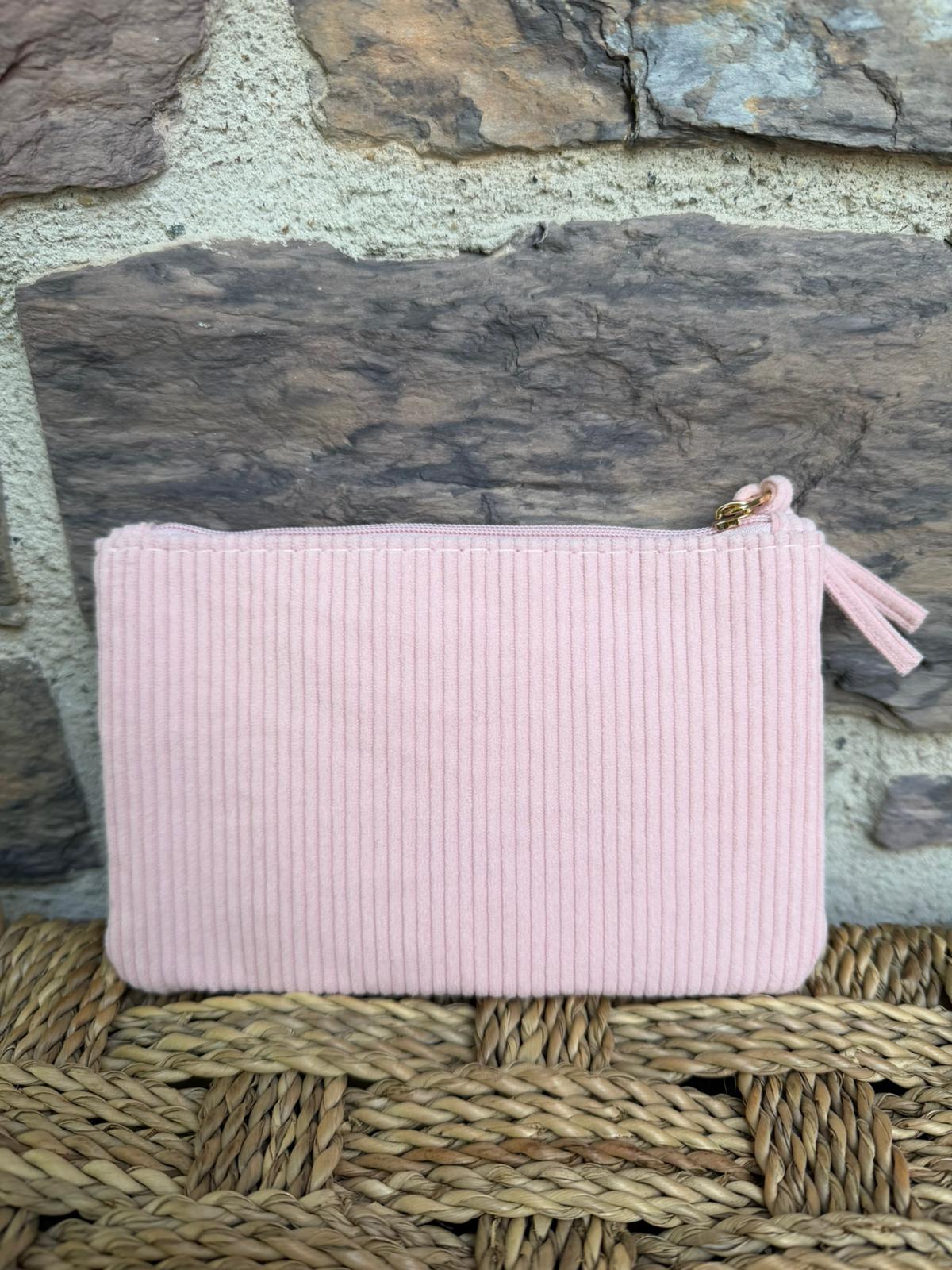 Pochette côtelée rose pâle, avec inscription « amour »