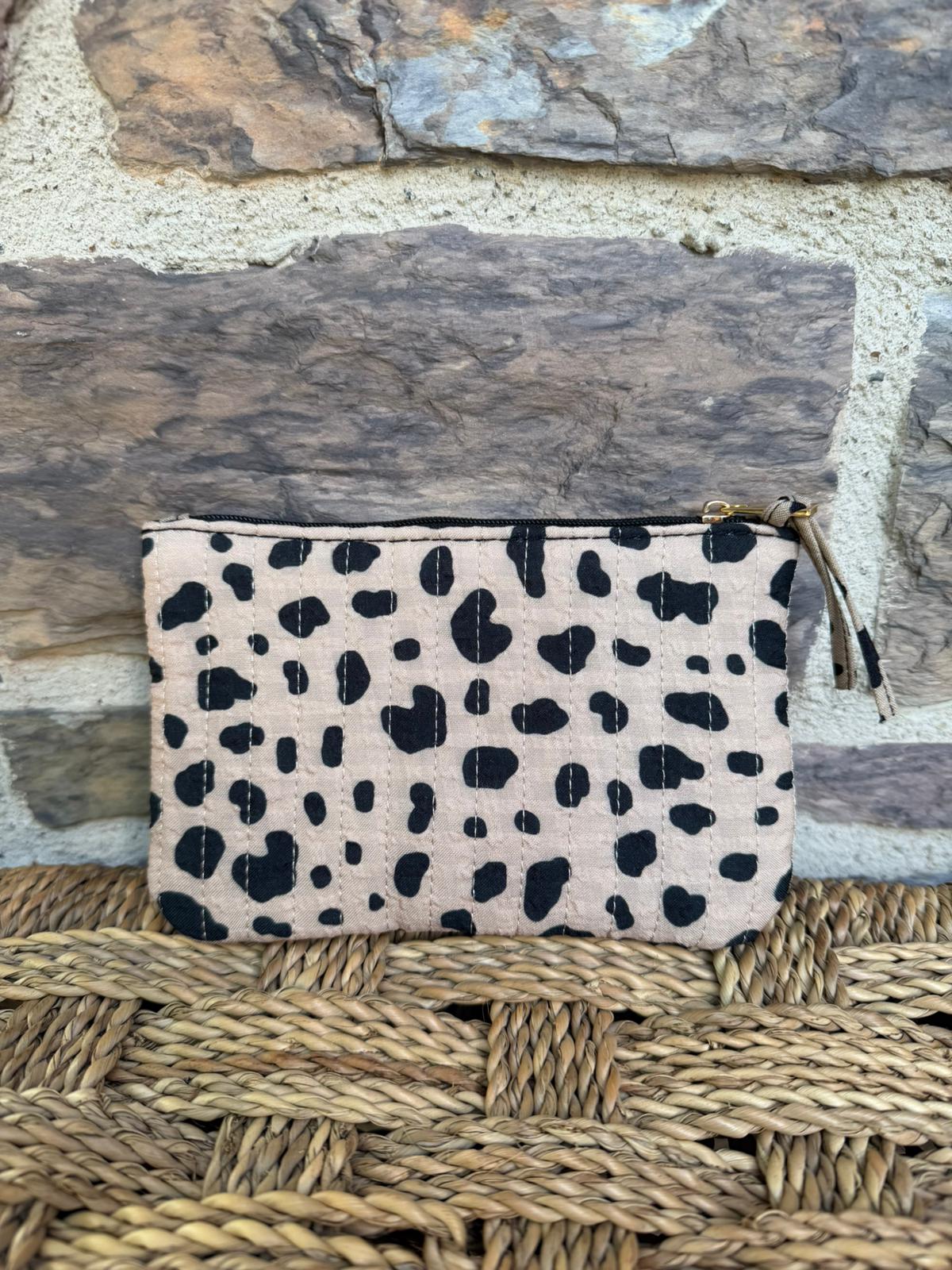 Pochette imprimé léopard, avec inscription «  amour »