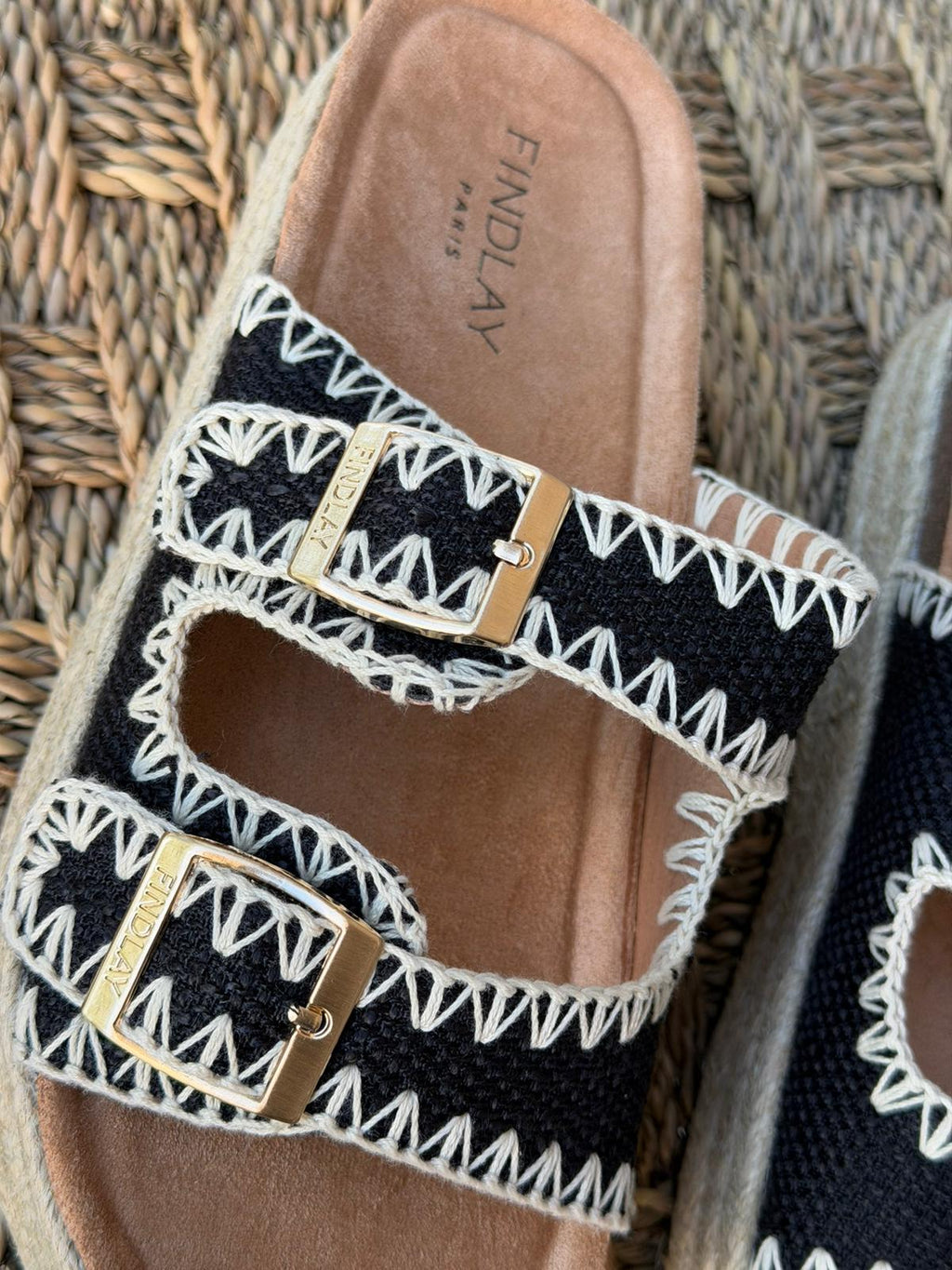 Mules à brides tressées noir & écru