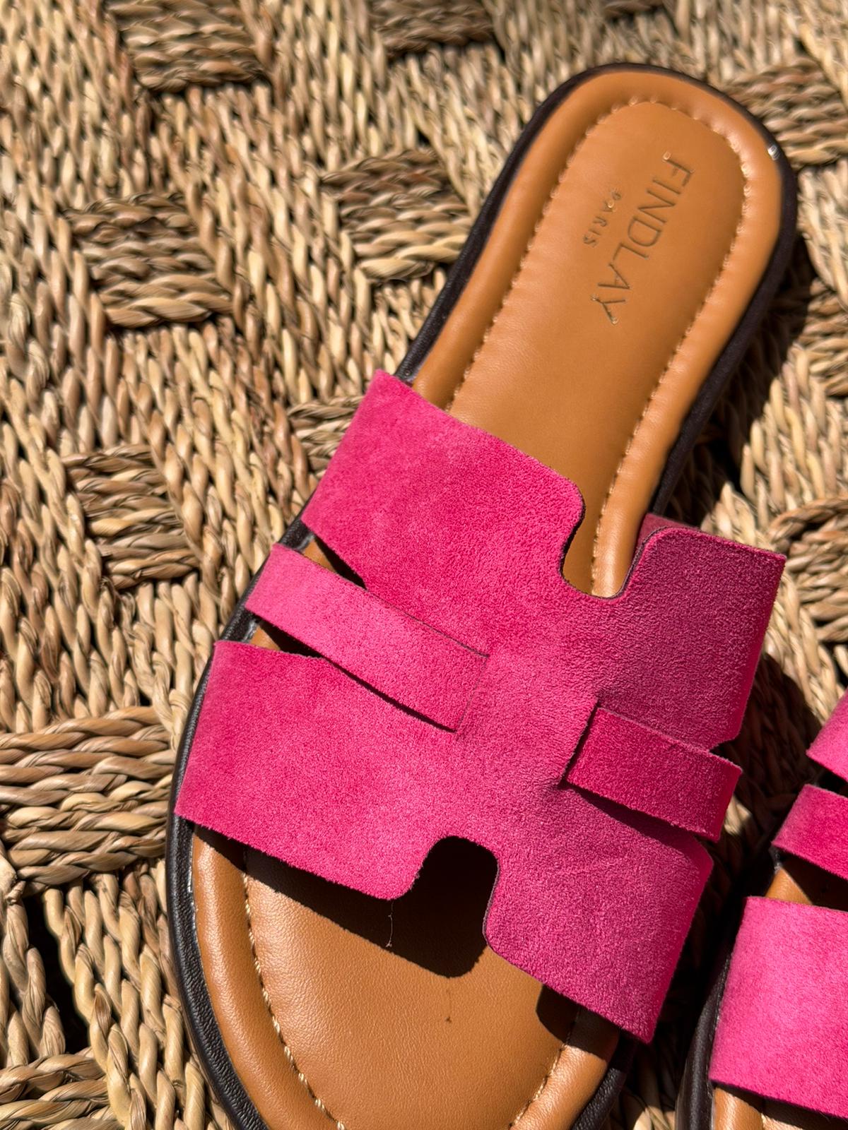 Mules plates fushia effet suédine