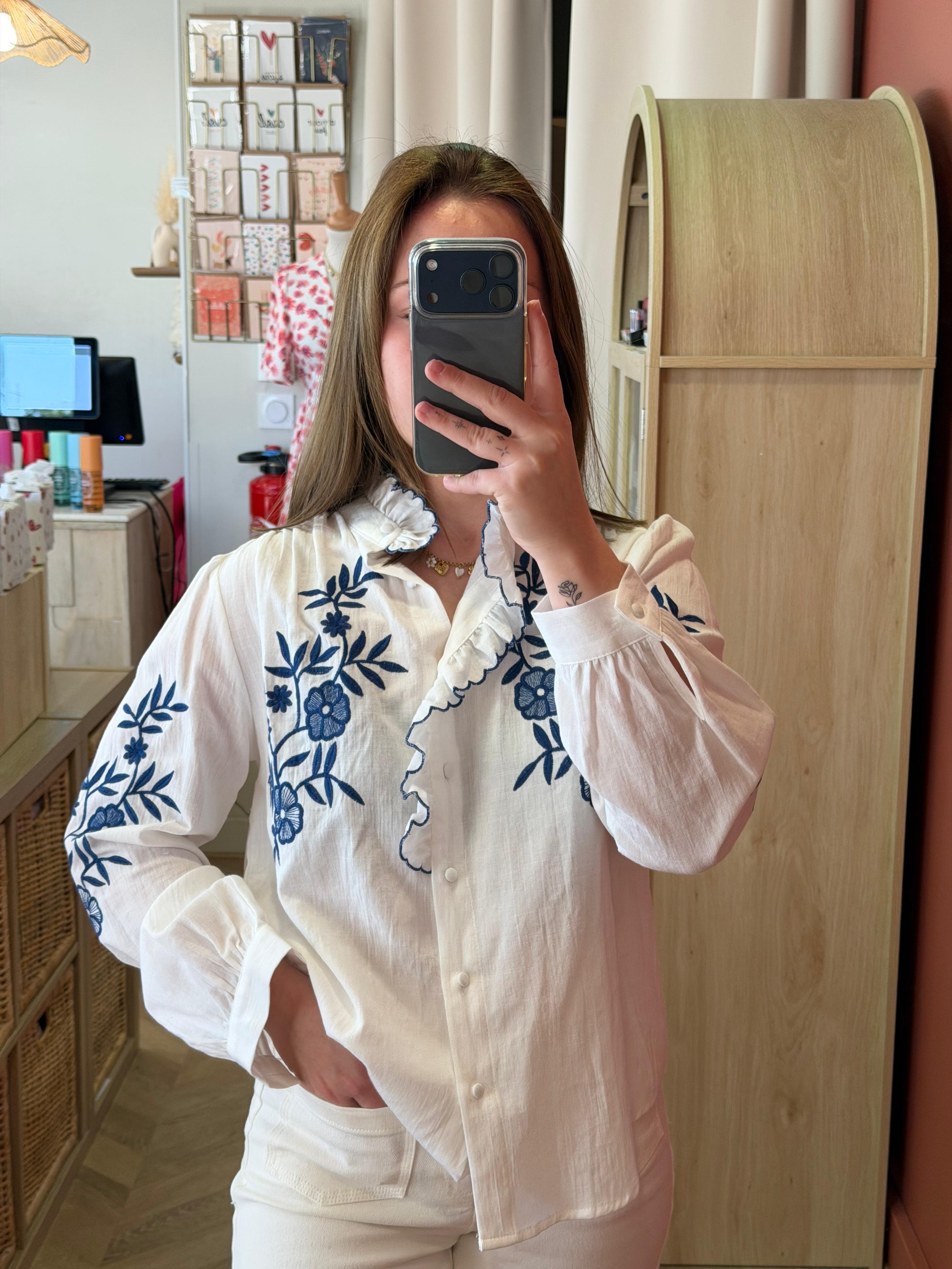 Chemise blanche brodée esprit bohème chic