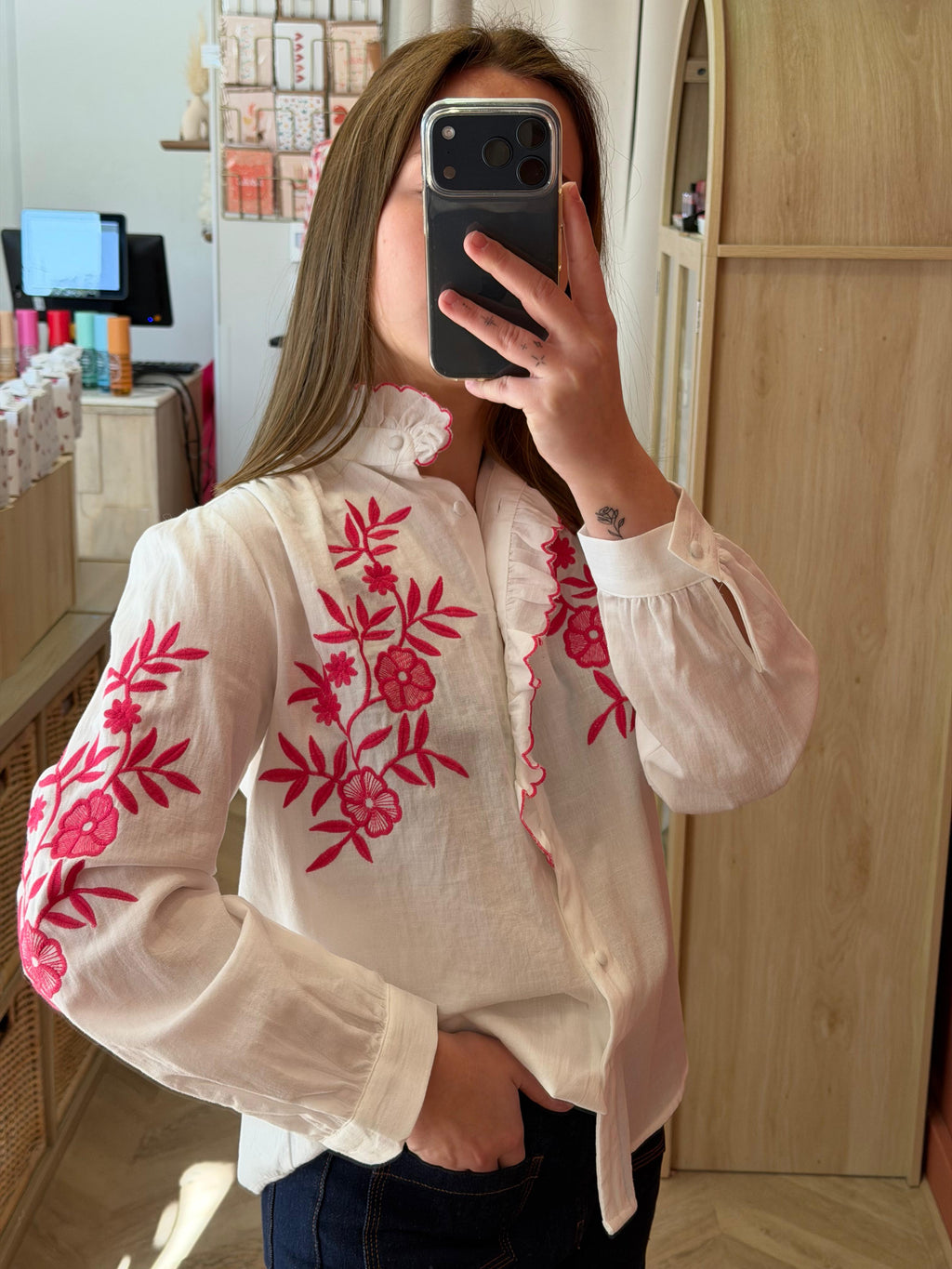 Chemise blanche brodée esprit bohème chic