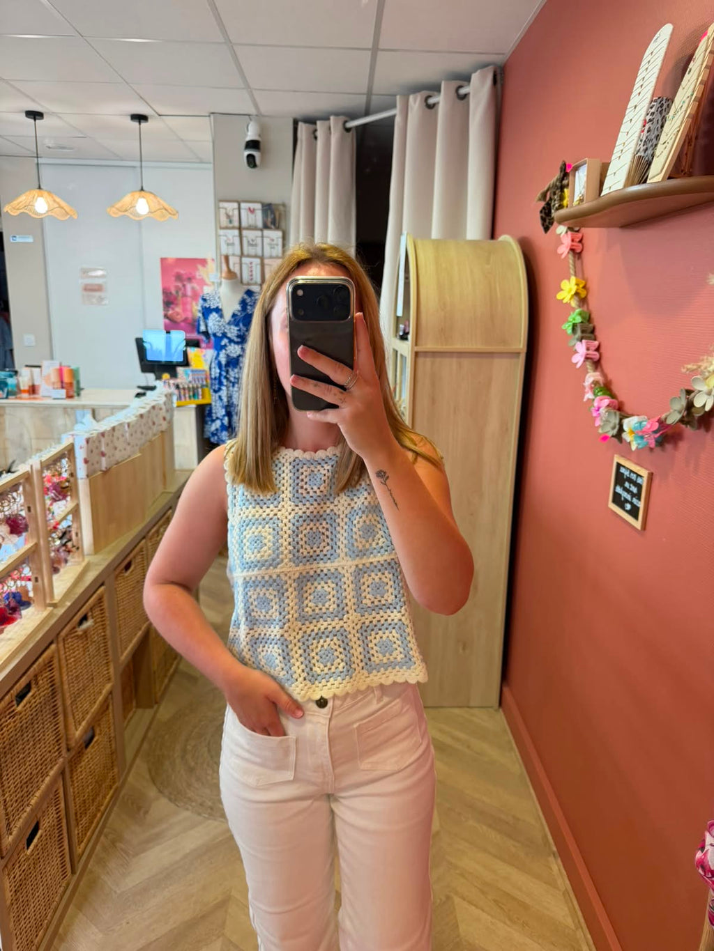 Haut en crochet bleu clair