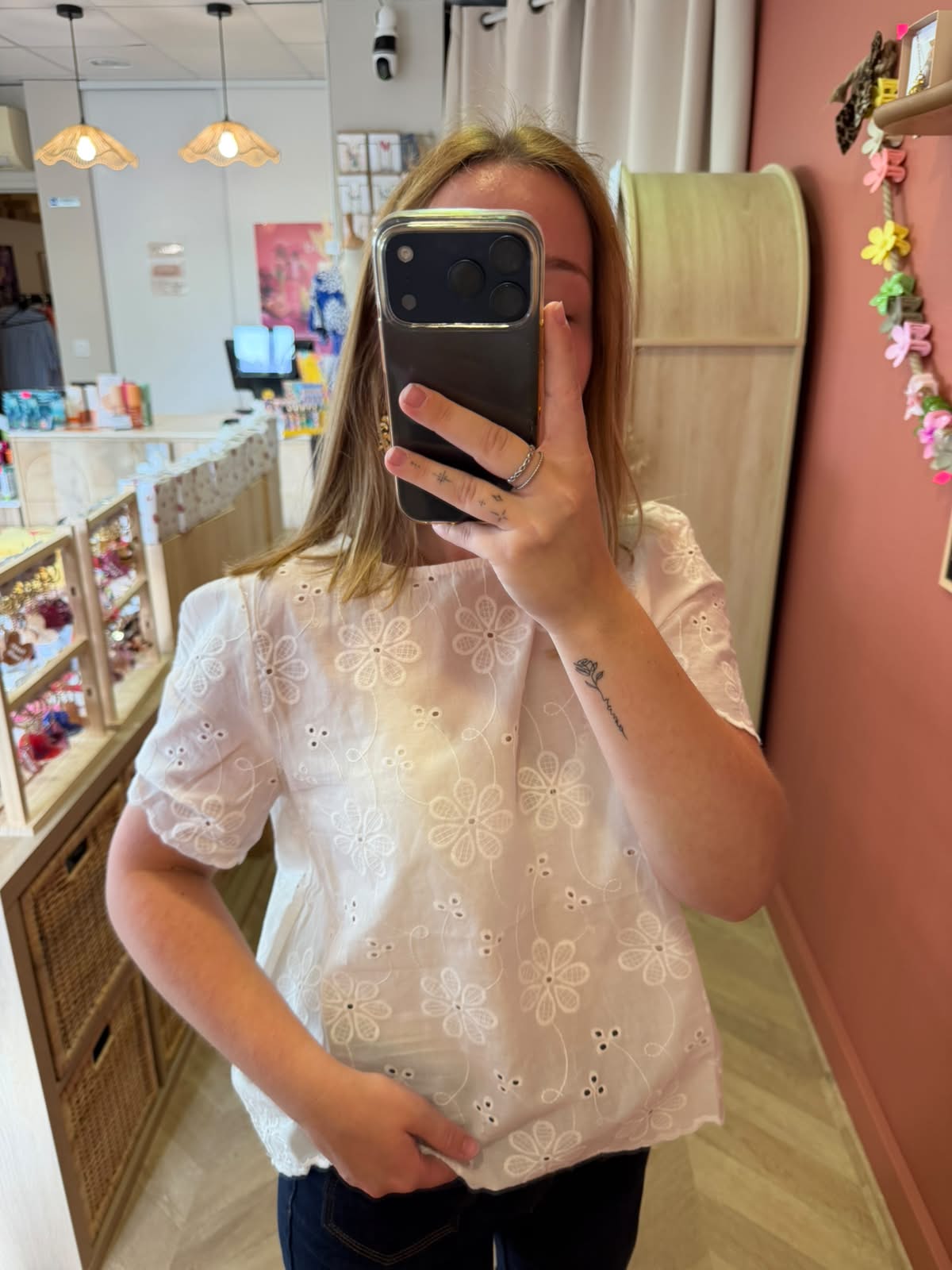 Blouse brodée fleurie – Blanc
