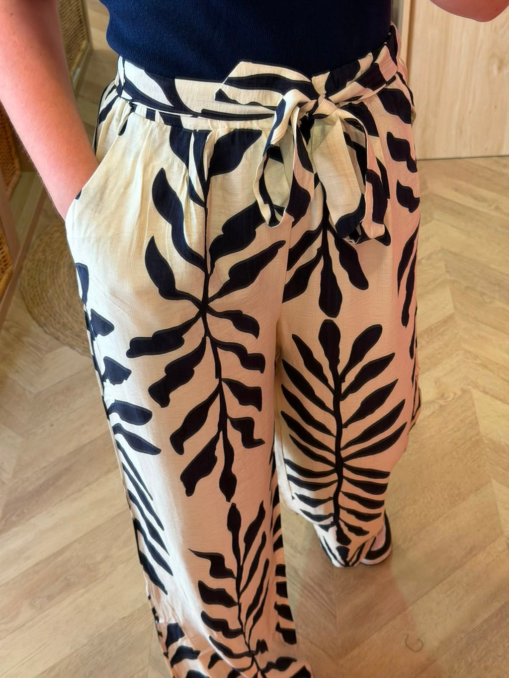 Pantalon fluide imprimé écru & marine