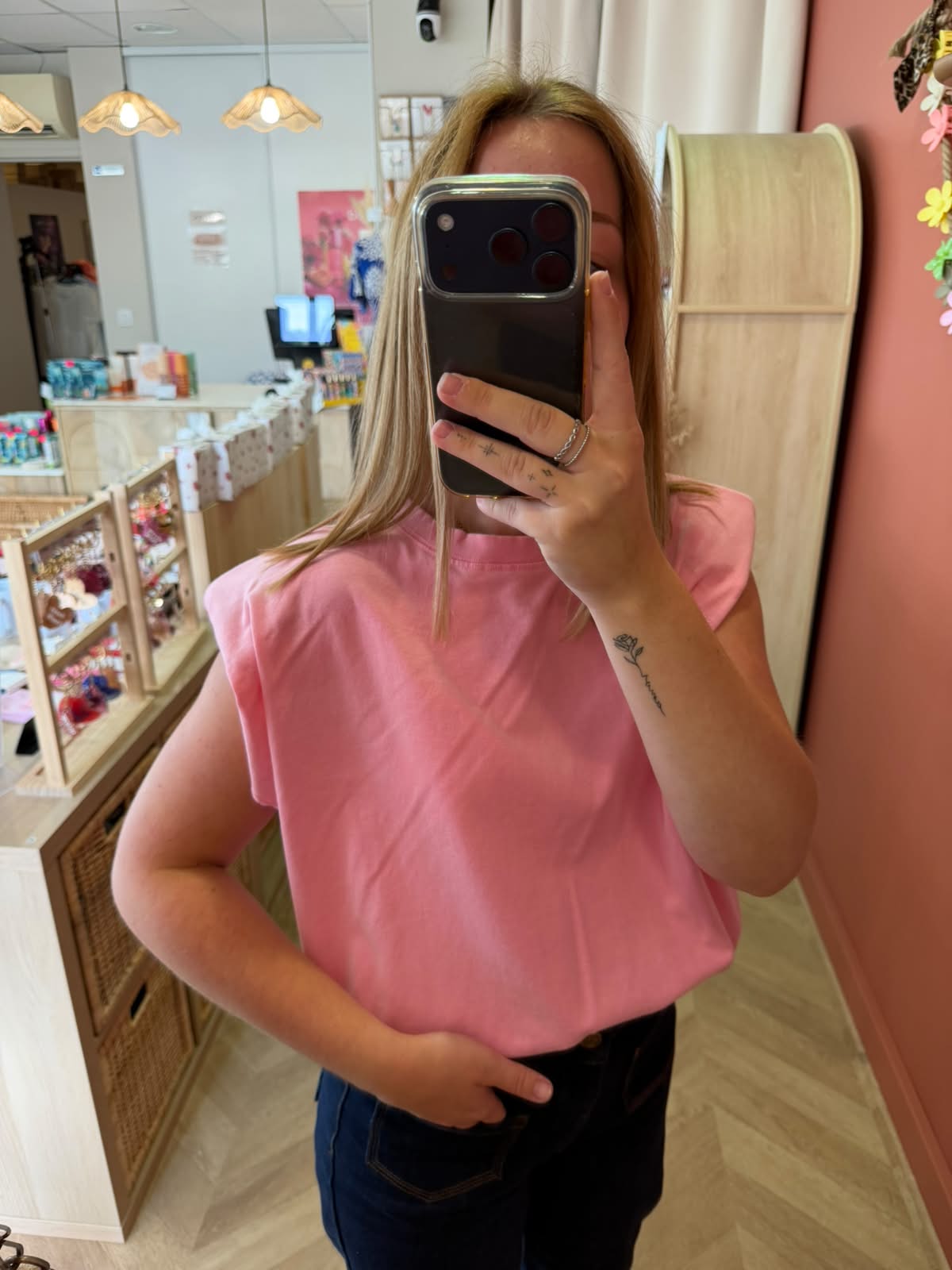 T-shirt à épaulettes rose pâle